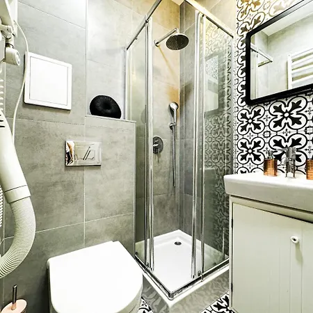 1min Walk To Market Square, Beautiful Views! Stylish 1br Kitchen Lägenhet *